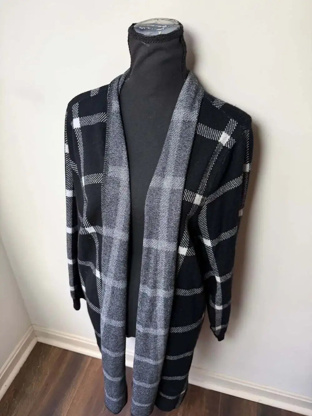 89th & Madison Black and White Plaid Open Front Long Cardigan